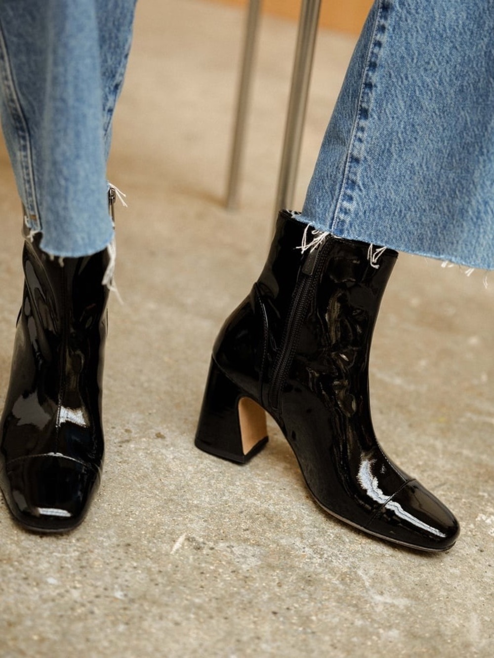 Bobbies Aline Lacquered Black 
US 7.5, FR 38